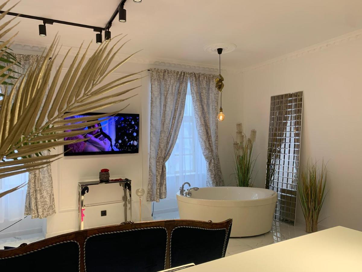 Tiltu 5 Jacuzzi Apartment Клайпеда Екстер'єр фото